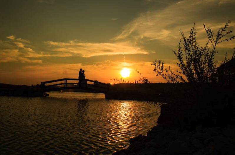 bride groom sunset