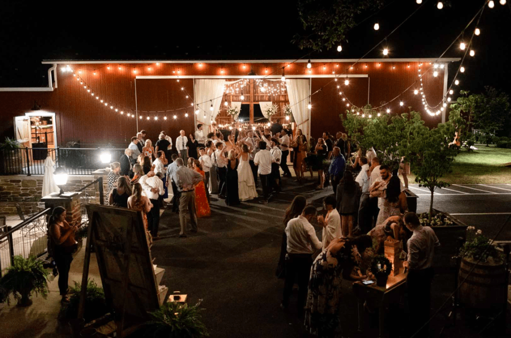 Rustic barn wedding venue in Pennsylvania