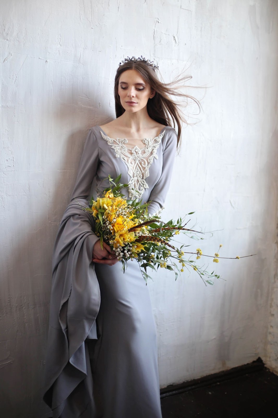 what to wear to a barn wedding​